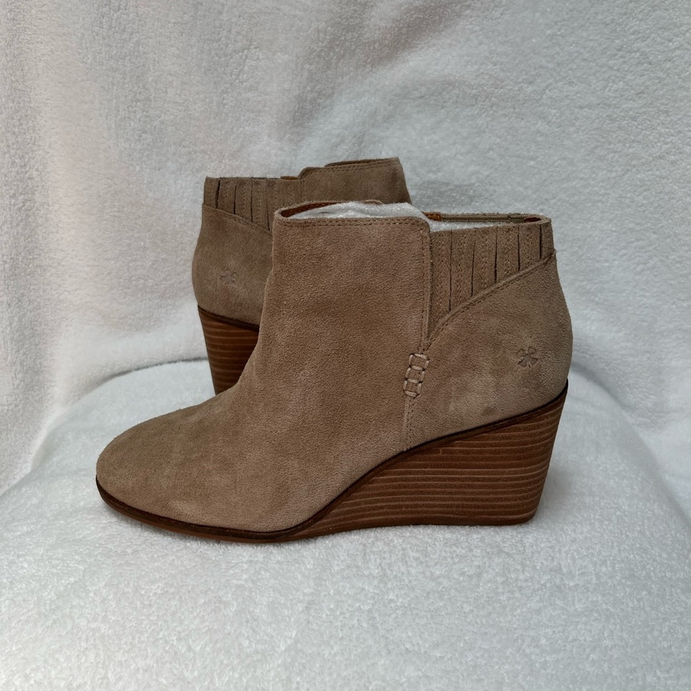 Lucky Brand Color Tan Suede Wedge Ankle Booties NWOT Women’s Size 9